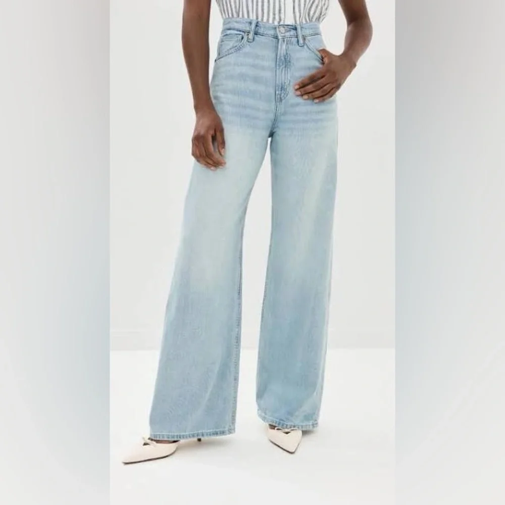 Reformation Carey Lived in Light Wash Wide Leg Jeans - Picture 3 of 8